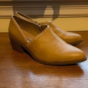 NEW Sonoma angled beige booties
